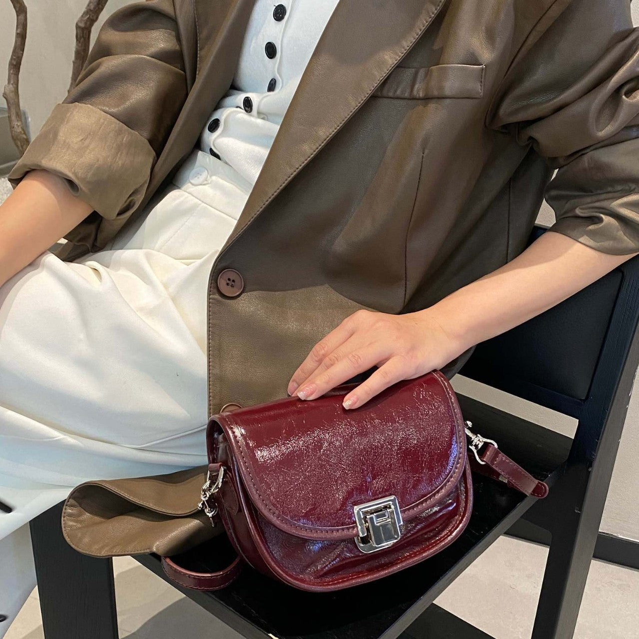 Genuine Leather Women's Bag, Light Luxury New Style, High-end Feel Saddle Bag, Genuine Leather Shoulder Bag, Oil-wax Leather Crossbody Half-moon Bag