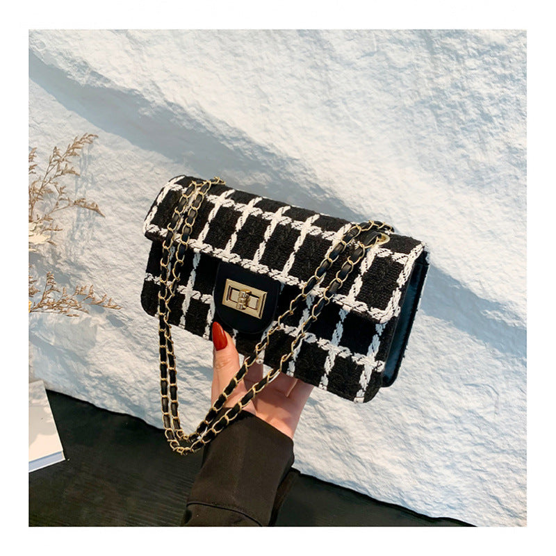 Womens Checkerboard-pattern Shoulder Bag With A Chain Strap