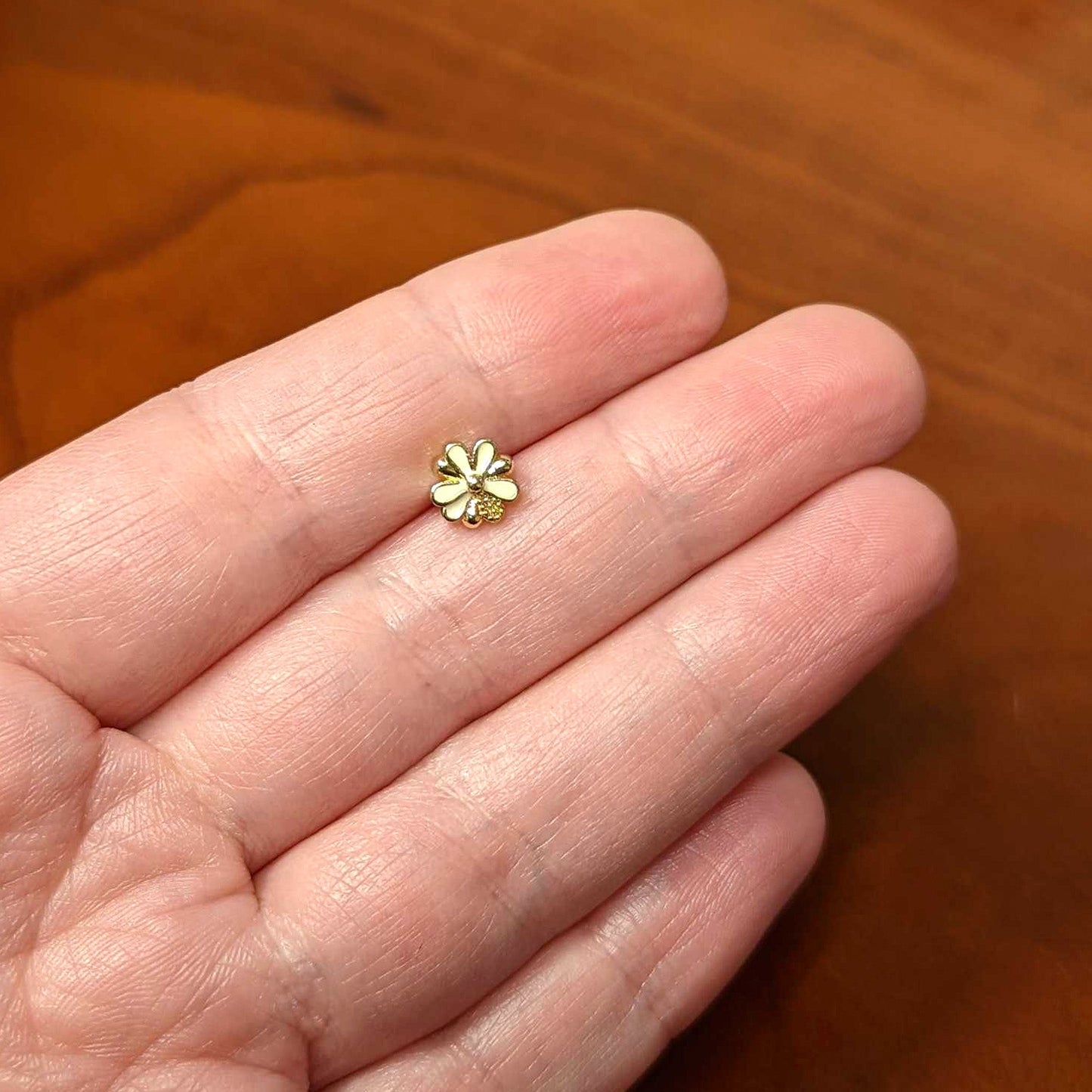 16G 5/16 Gold Hue White Texture Daisy Flower Labret Monroe Tragus