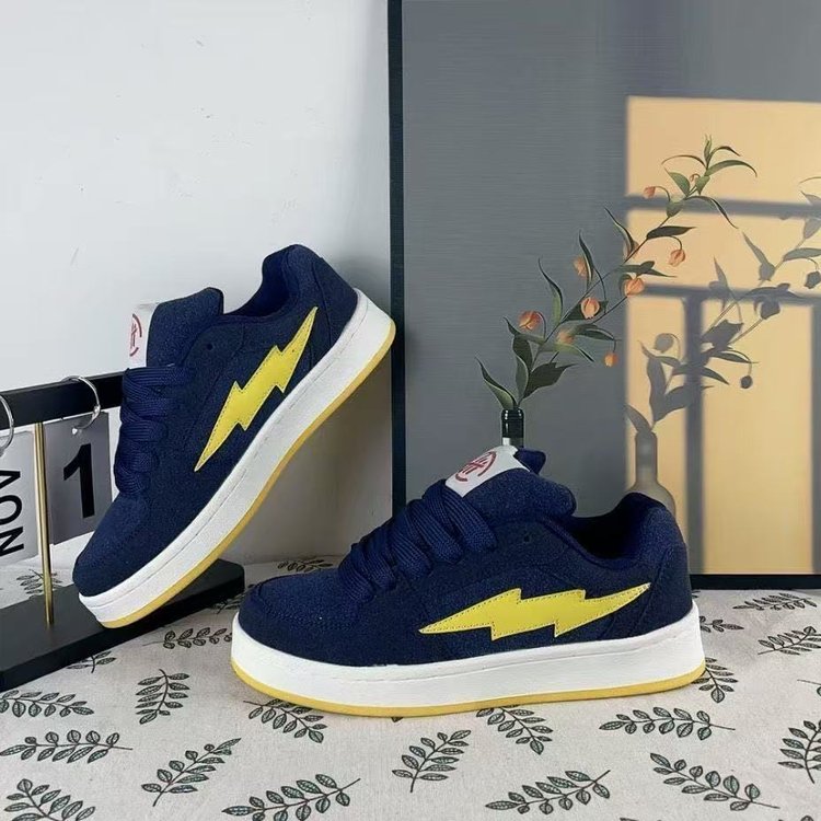 Versatile Lightning Board Shoes Are Fashionable, Casual, Breathable, Non Slip, Lightweight, Comfortable, And Low Top Women's Shoes