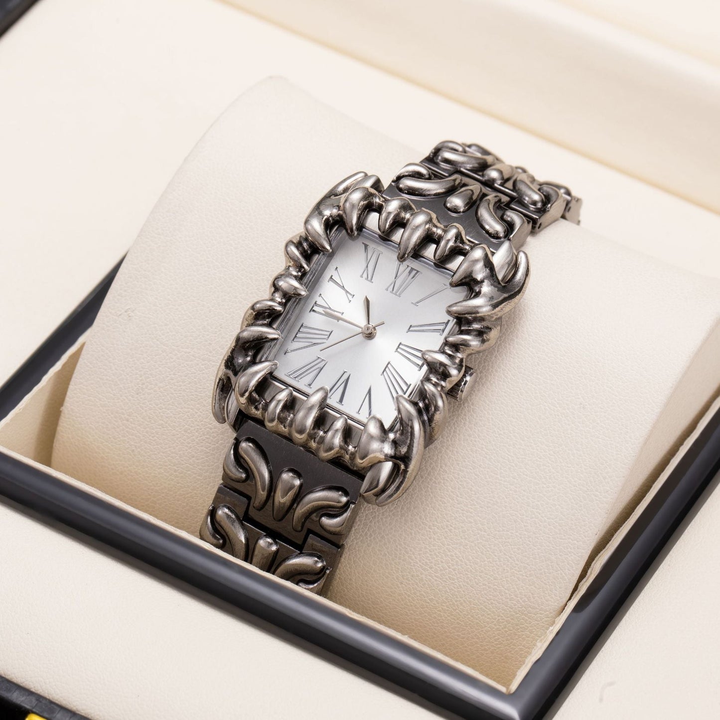 European And American Style Retro Personalized Embossed Irregular Shaped Pointed Claw Mens Watch
