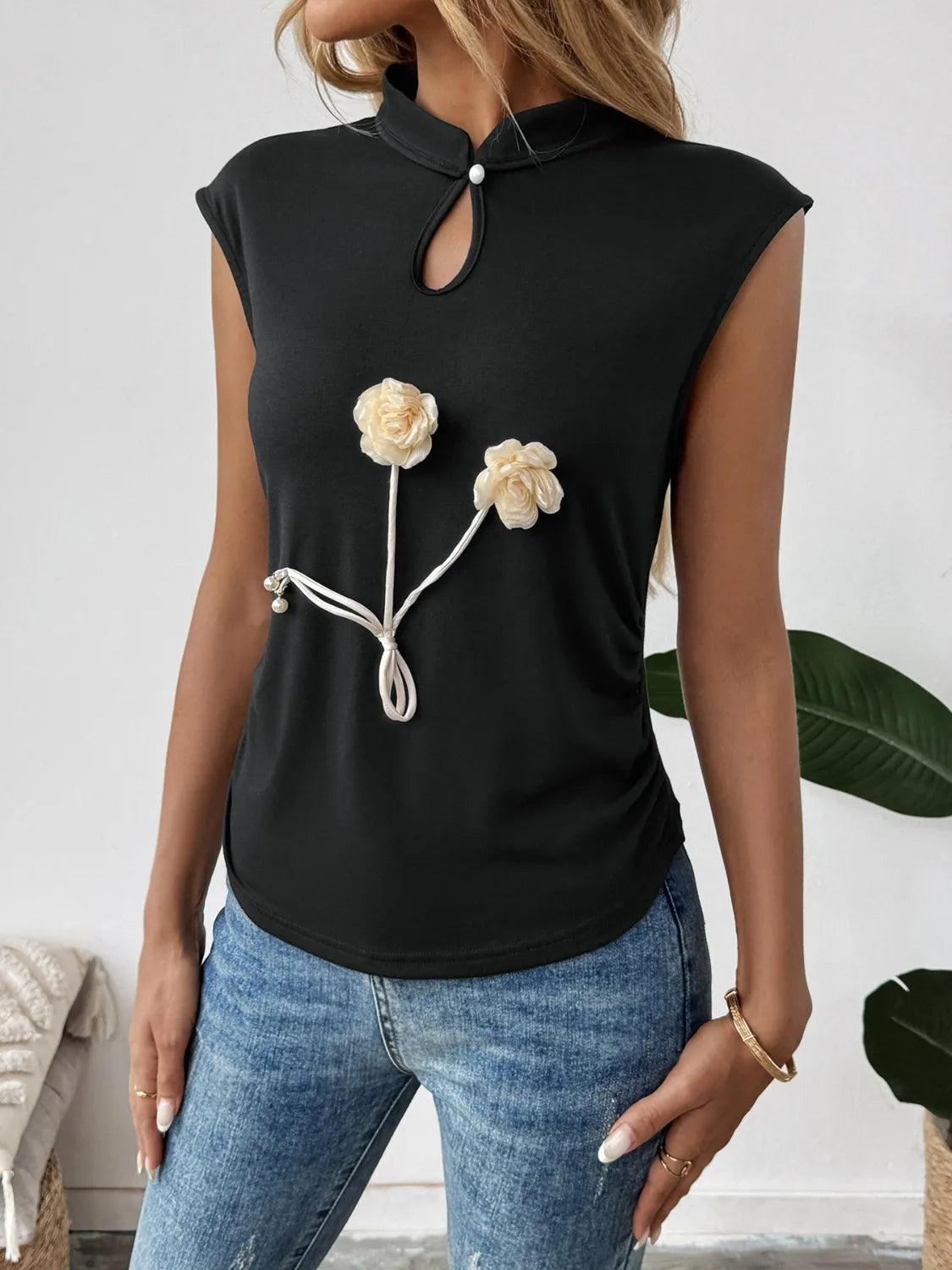 Floral Applique Keyhole Sleeveless Top