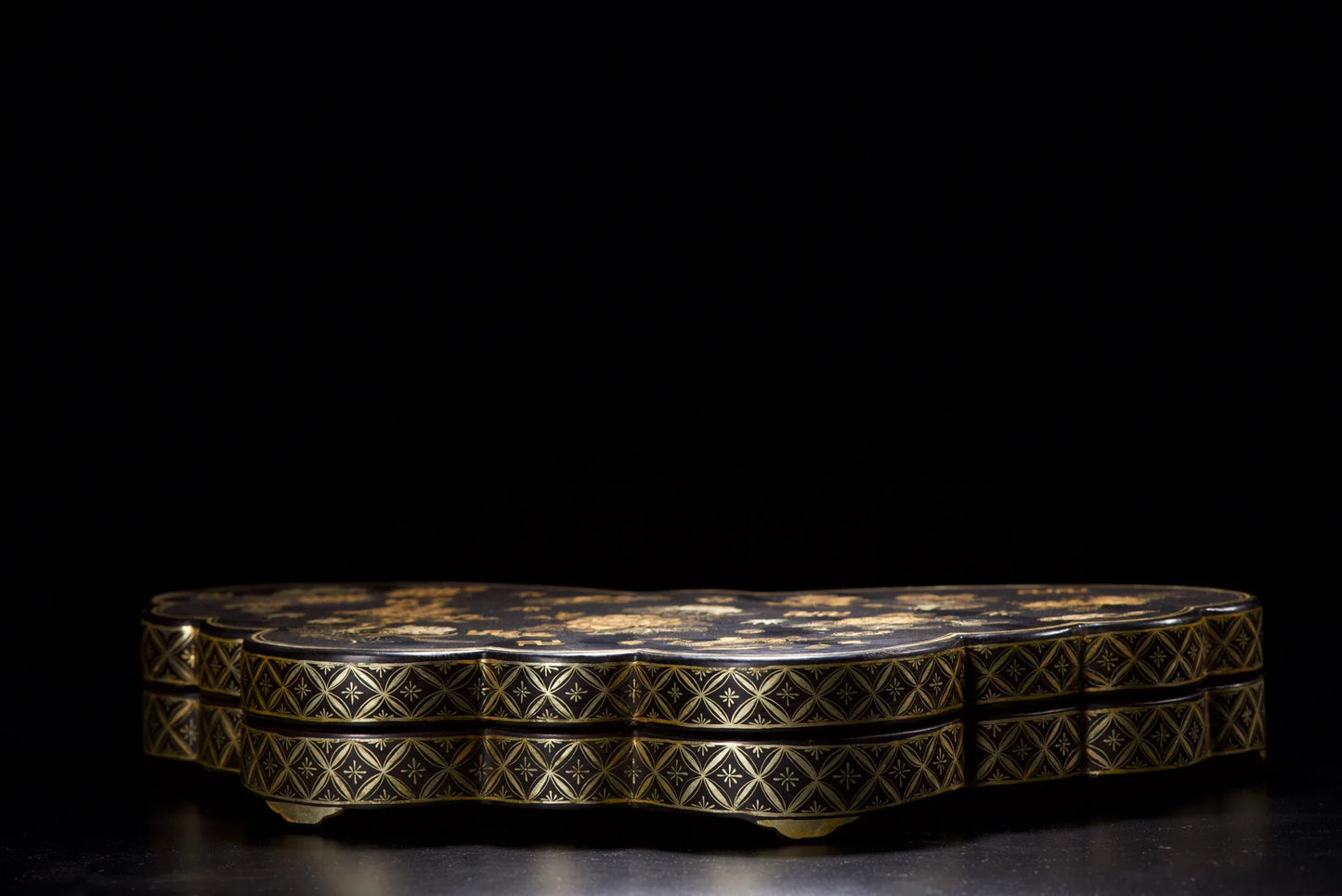 Vintage Wood Butterfly Lacquer Box – Gold Buddha Symbol & Flower Pattern (House Guardian)