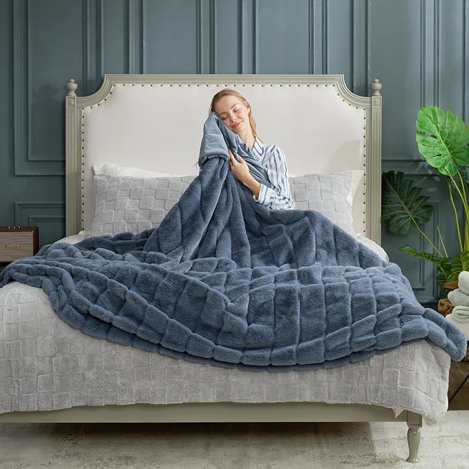 Cozy Bliss Faux Fur Throw Blanket for Couch, Cozy Soft Plush Thick Winter Blanket for Sofa Bedroom Living Room, 60 * 80 Inches Blue