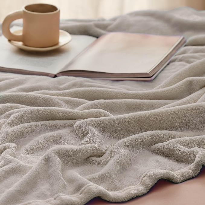 Bedsure Fleece King Size Blankets for Bed Oxford Tan - Soft Lightweight Plush Cozy Fuzzy Luxury Microfiber, 108x90 inches