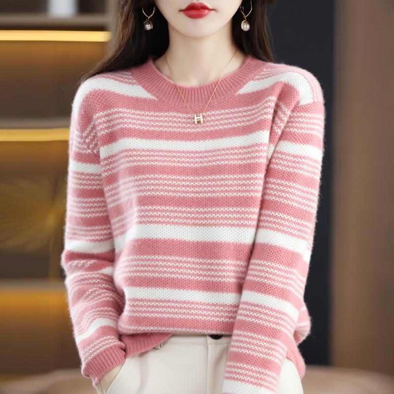 Versatile Loose-fitting Round-neck Striped Knit Top For Fallwinterstylish And Perfect As A Base Layer