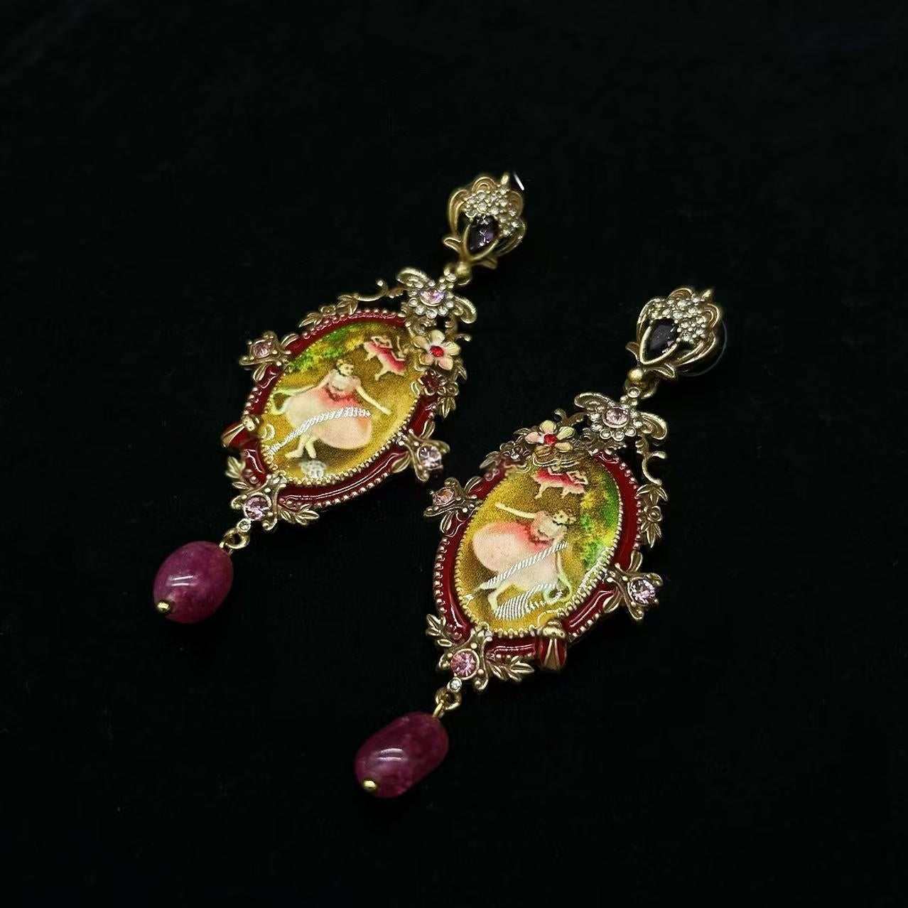 Enamel Pattern Design Vintage Earrings With Diamond Inlay