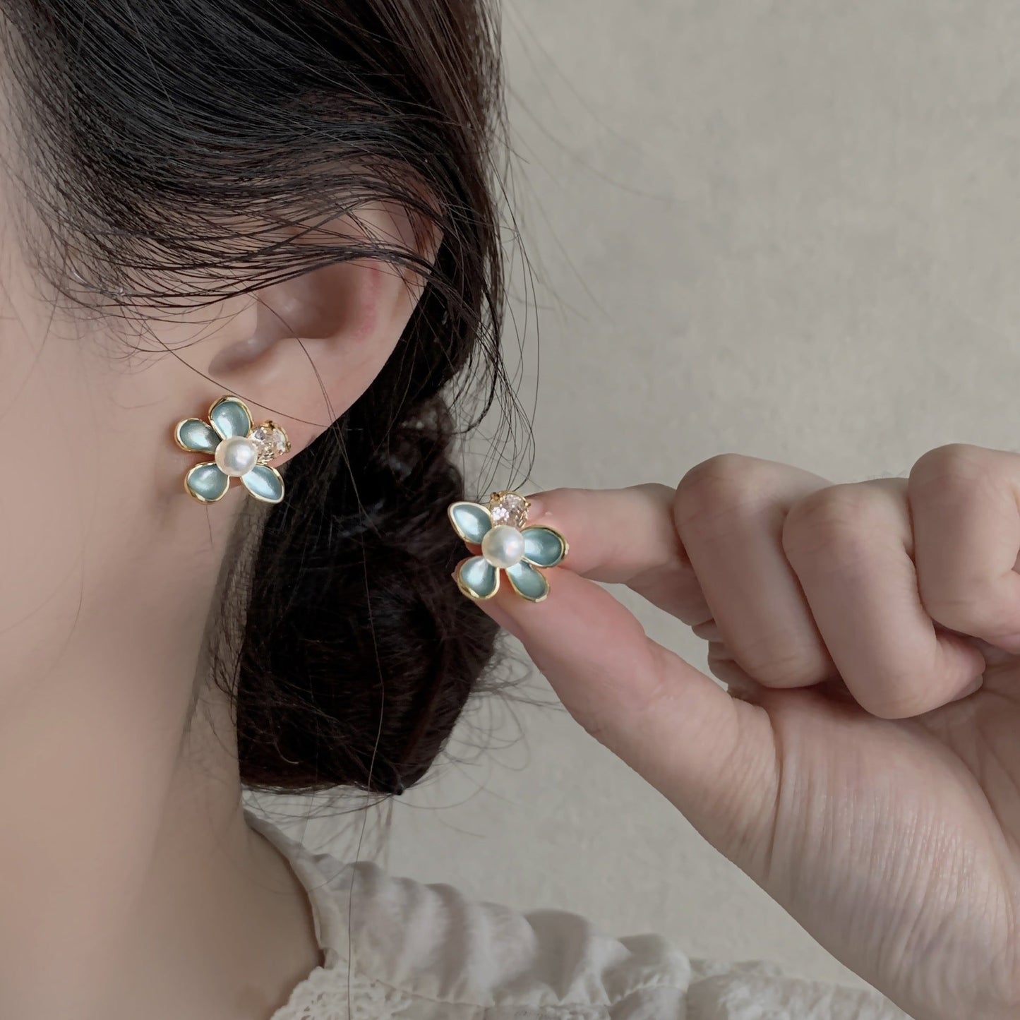 Blue Dripping-Oil Flower Freshwater Pearl Stud Earrings For Women