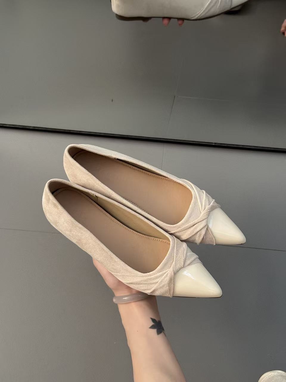 2026 New French Style Women Pointed Toe Shallow Flats, Autumn Winter Slip-on Pumps, Gentle Commute Shoes Matching Dresses,