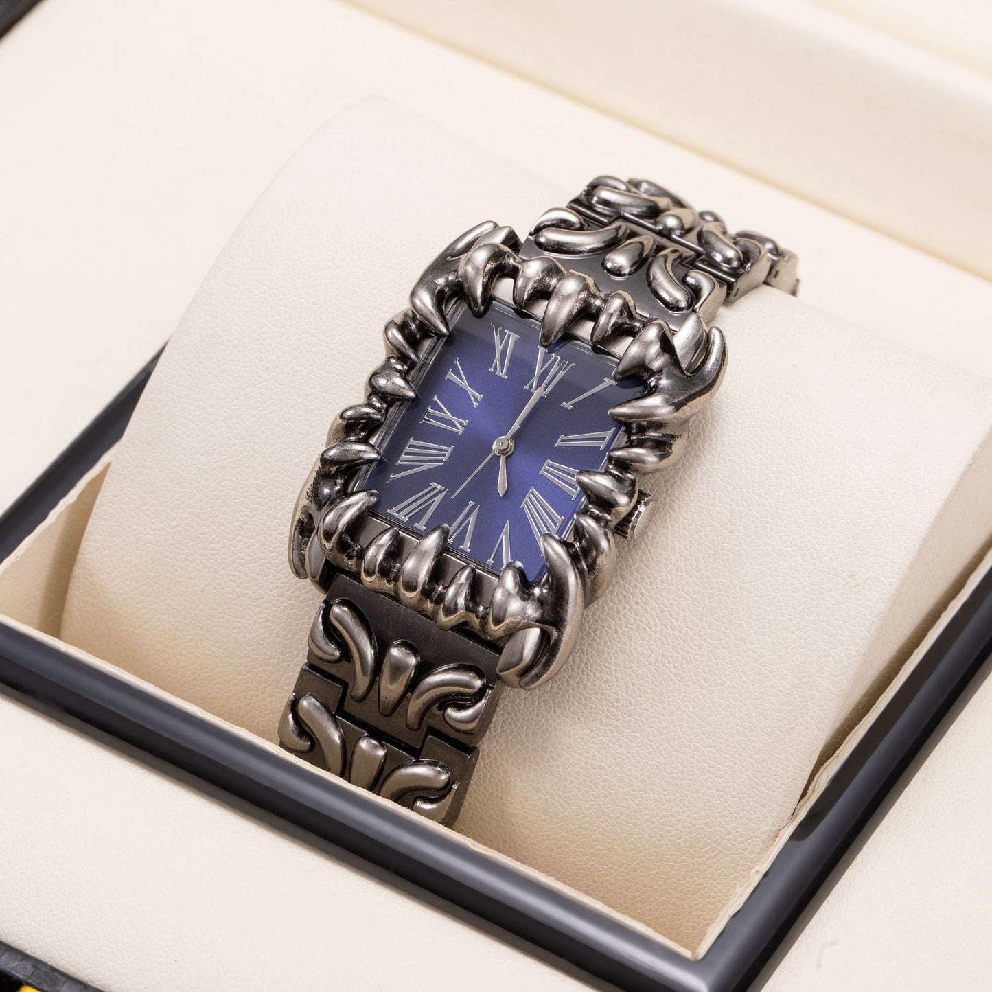 European And American Style Retro Personalized Embossed Irregular Shaped Pointed Claw Mens Watch