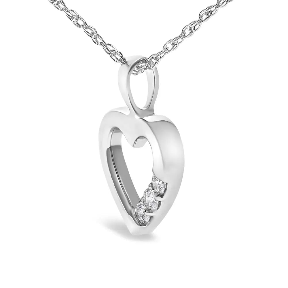 Three Stone Heart Pendant Necklace in .925 Sterling Silver 1/4 Cttw 18