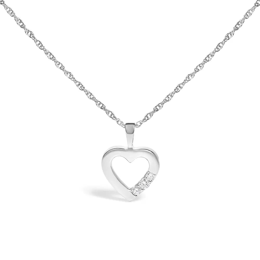 Three Stone Heart Pendant Necklace in .925 Sterling Silver 1/4 Cttw 18
