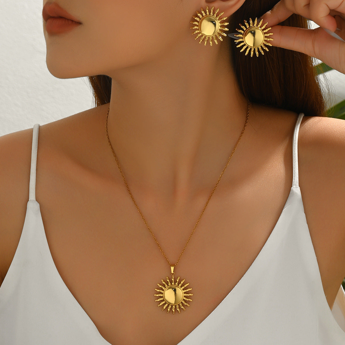 Cross-border European American Women Floral Jewelry Set, Unique Metal Sunflower Design Pendant Necklace And Matching Earrings Daily Accessories For Ladies