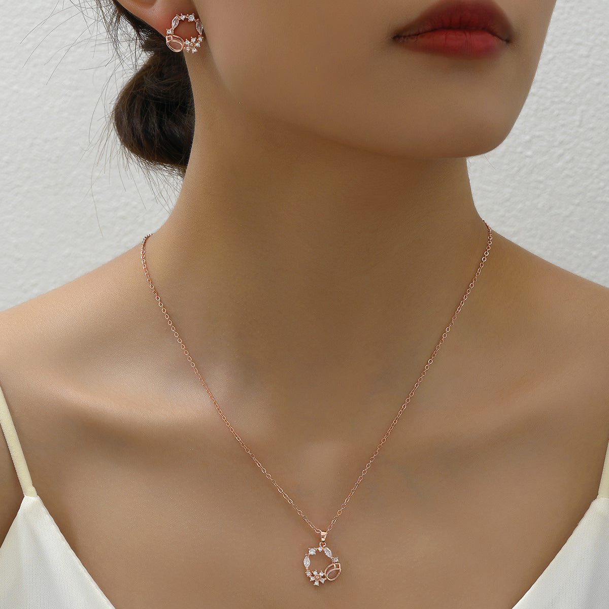 Korean SoftSweet Jewelry Set, Minimal Cubic Zirconia Inlaid Stud Earrings & Niche Design Clavicle Necklace For Women