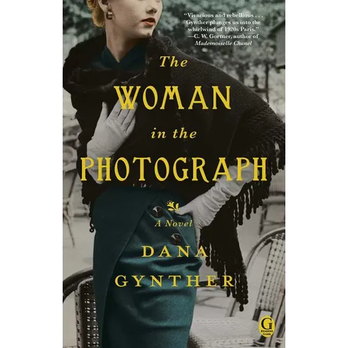 Woman in the Photograph - Paperback