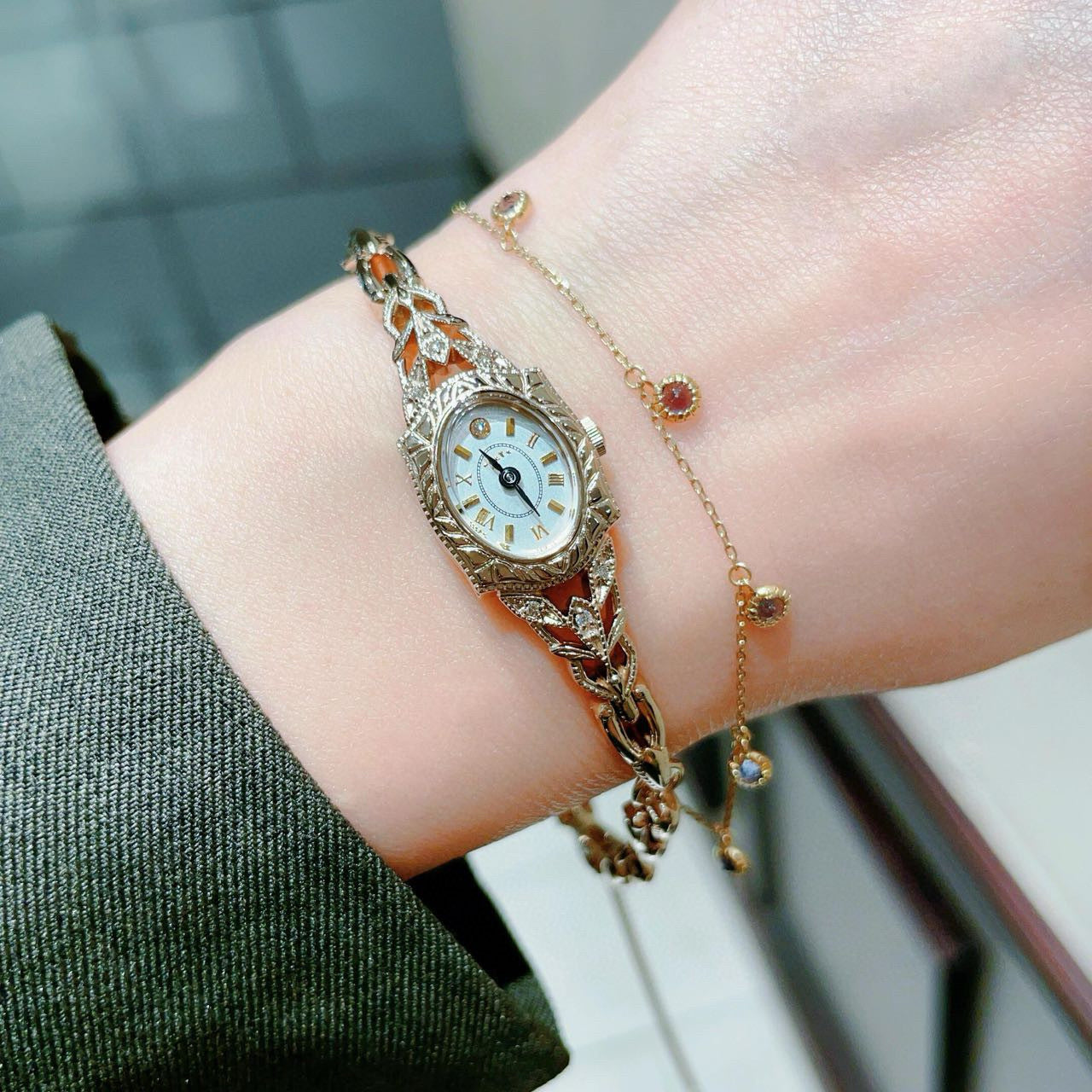 Vintage Square Watch For Women A Dainty Mini Square Design With A Wheat-sheaf Motif