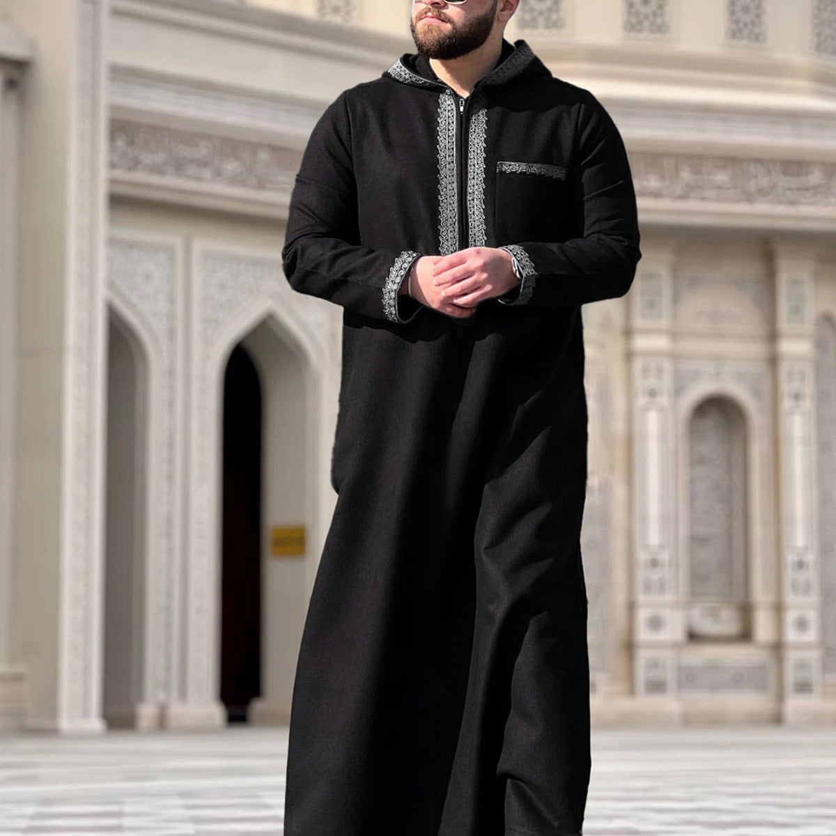 Middle Eastern Men's Robe With Long Sleeves And A Hood For International Trade