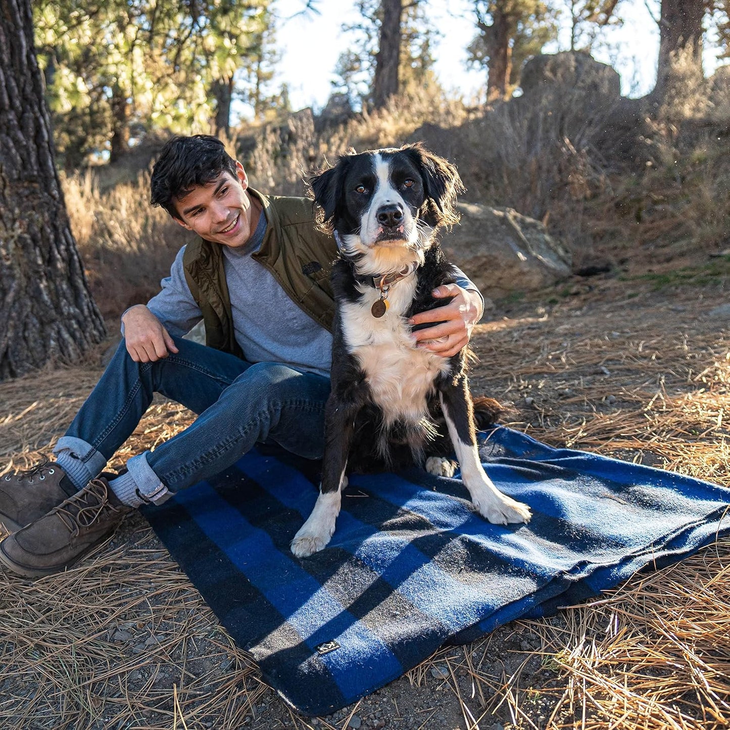 Arcturus Blue Buffalo Wool Blanket and Carry Straps Bundle