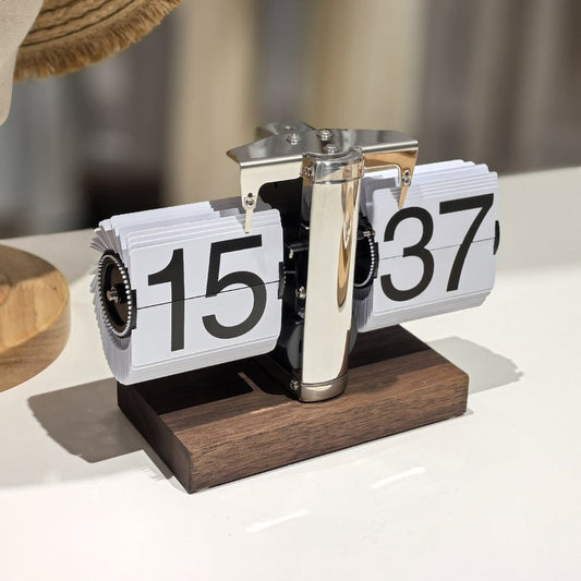 Retro Flip Digital Clock Battery Powered for Office Decor