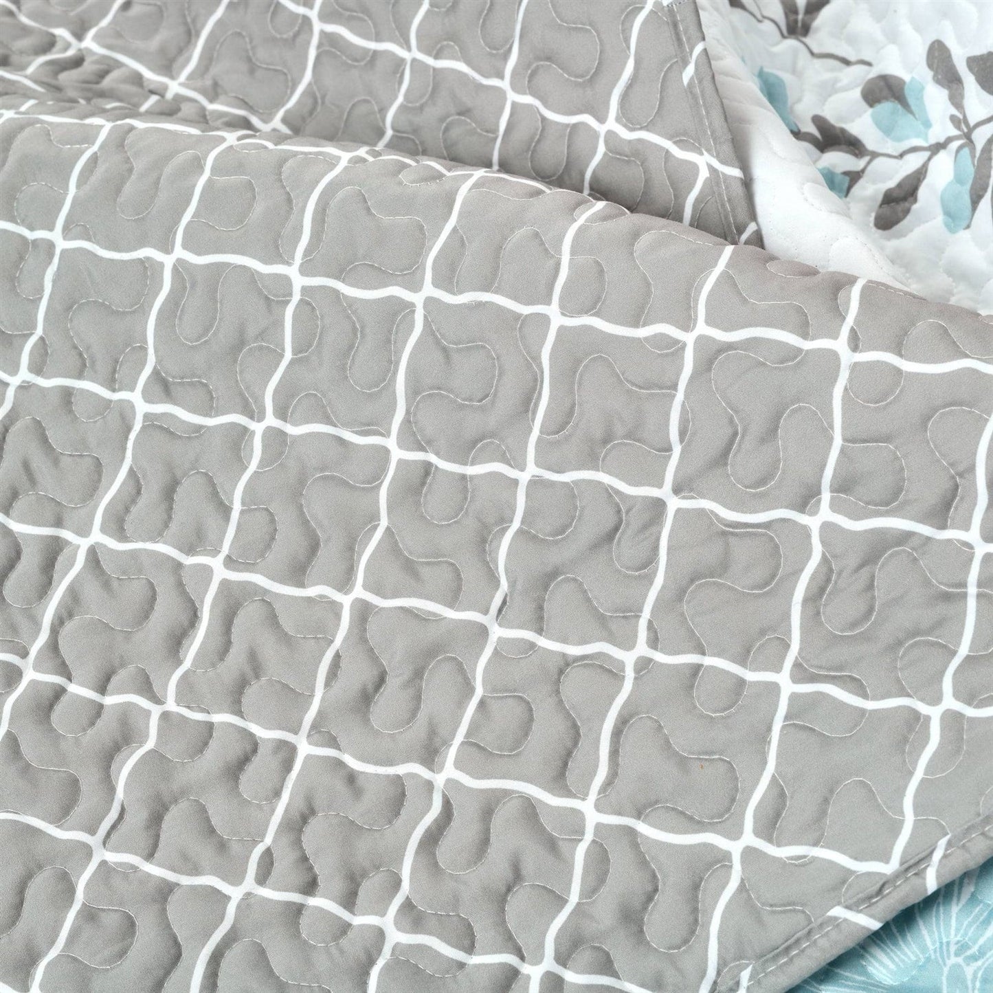 King Size Blue Grey Floral Lightweight Thin Polyester Fabric 3-Piece Quilt Set