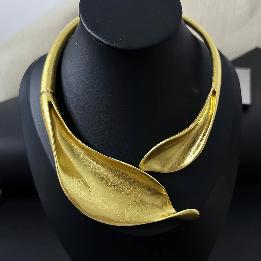 Metal leaf shaped flower bracelet bracelet