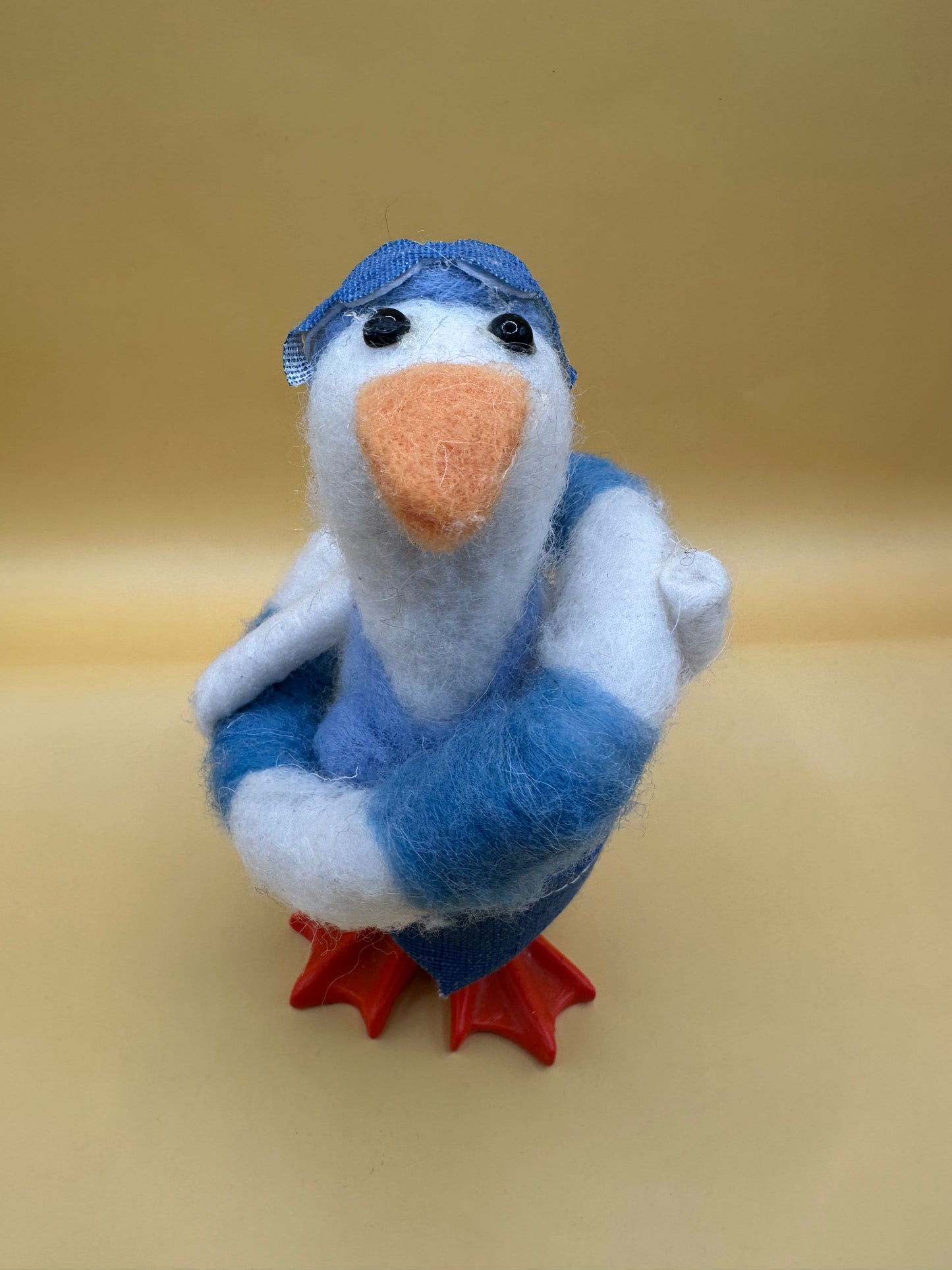 Felted Wool Swimming Duck Figurine – Coastal Decorative Statue 6"