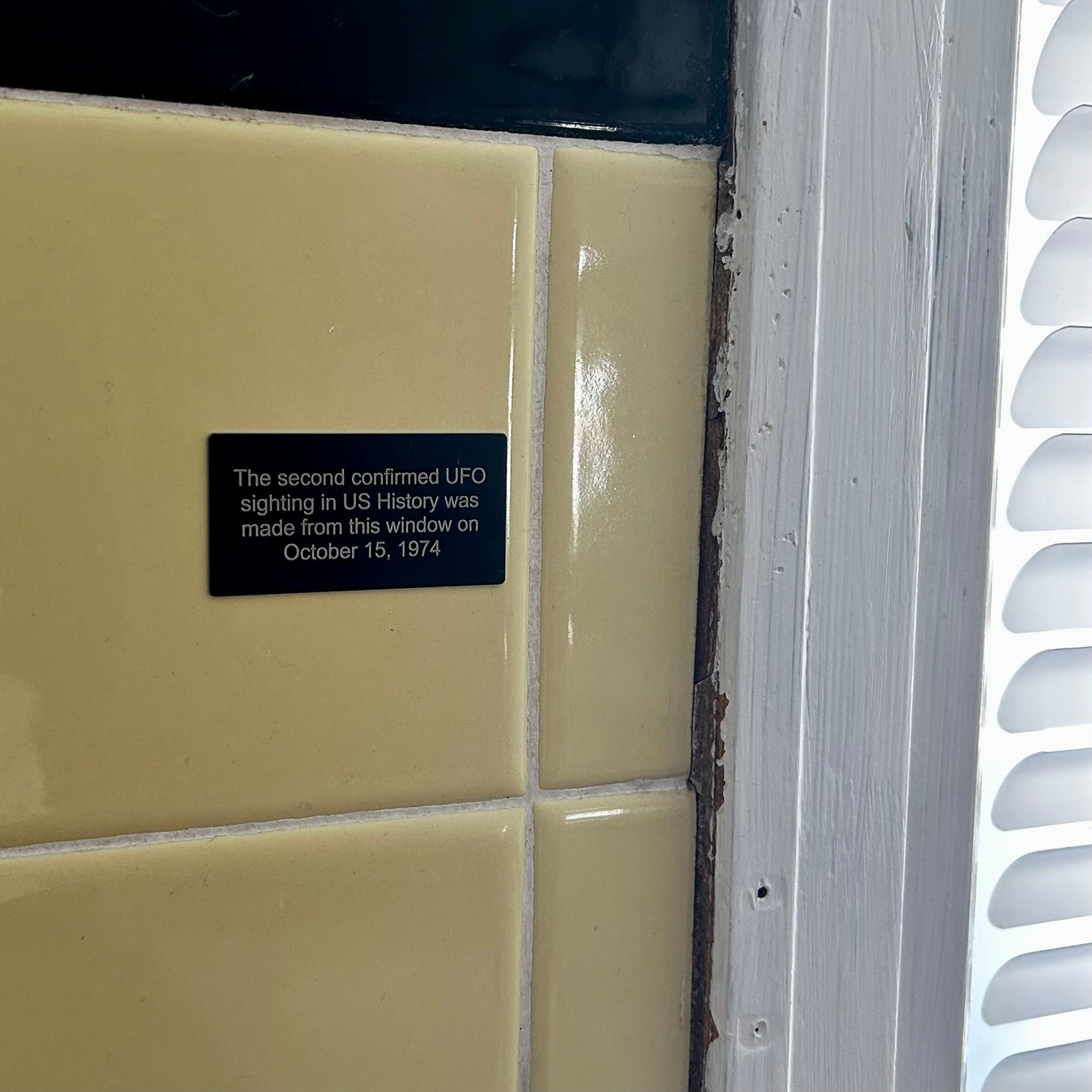 Prank Historical Plate Set