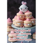 Fluffy Delights: 94 Adorable Meringue, Macaron and Marshmallow Treats - Paperback