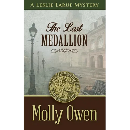 The Lost Medallion: A Leslie LaRue Mystery - Paperback