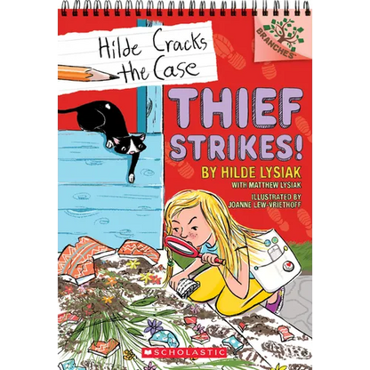 Thief Strikes!: A Branches Book (Hilde Cracks the Case #6): Volume 6 - Paperback