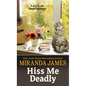 Hiss Me Deadly - Paperback