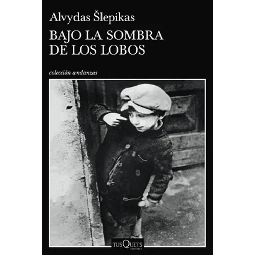 Bajo La Sombra de Los Lobos - Paperback