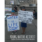 Young Native Activist: Growing Up in Native American Rights Movements - Paperback