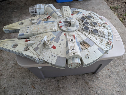 Star Wars: The Legacy Collection - Millennium Falcon from Hasbro - 2008 Collectible (Plastic, Electronics Toy / Collectible, Sci-fi, Pop Culture, Kids' Room, Eclectic, Grey, White, Red)- Missing parts