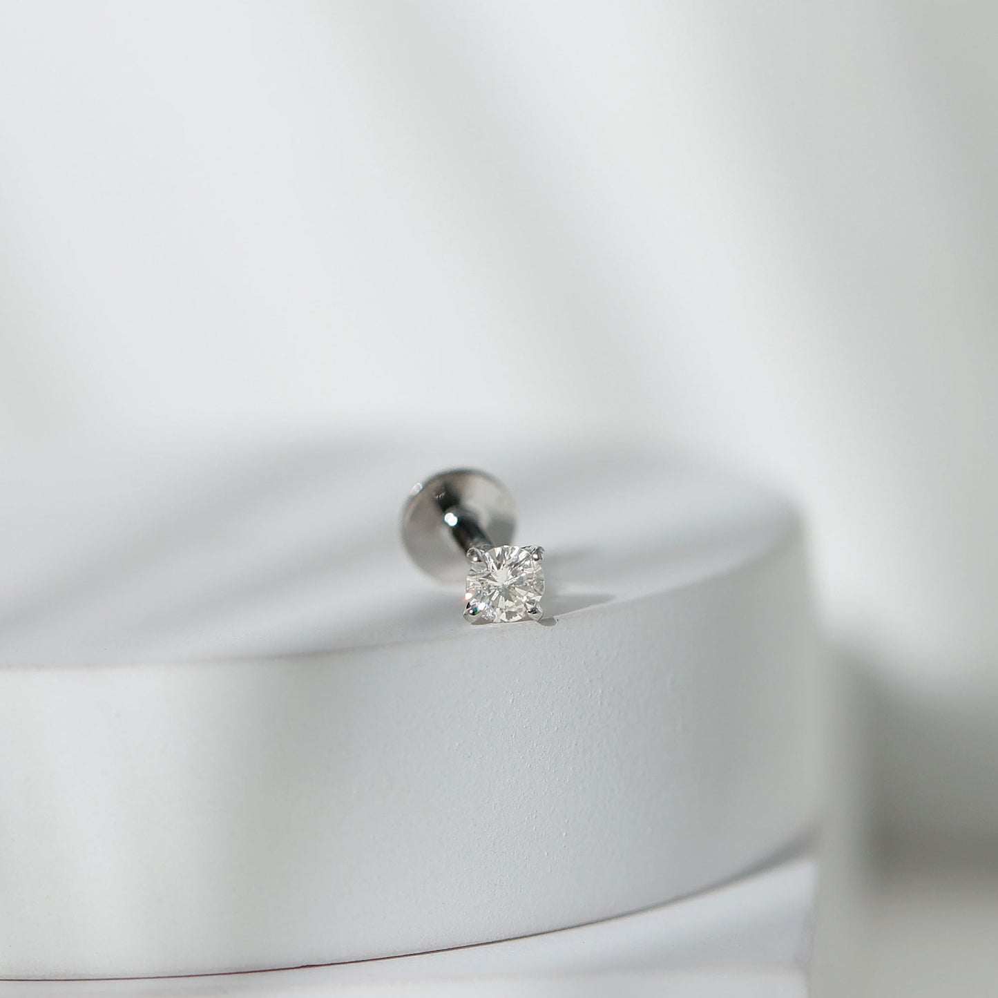 Minimalist Peg Head Set Diamond Nose Pin Stud