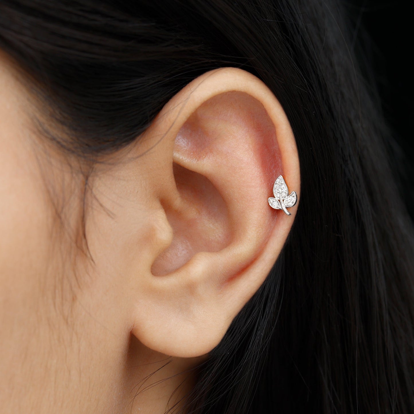 Diamond Leaf Flat Back Cartilage Stud Earring (18G) – Nature Inspired Helix & Tragus Jewelry in Gold