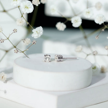 Brilliant Cut Diamond Solitaire Stud Earrings in Prong Setting
