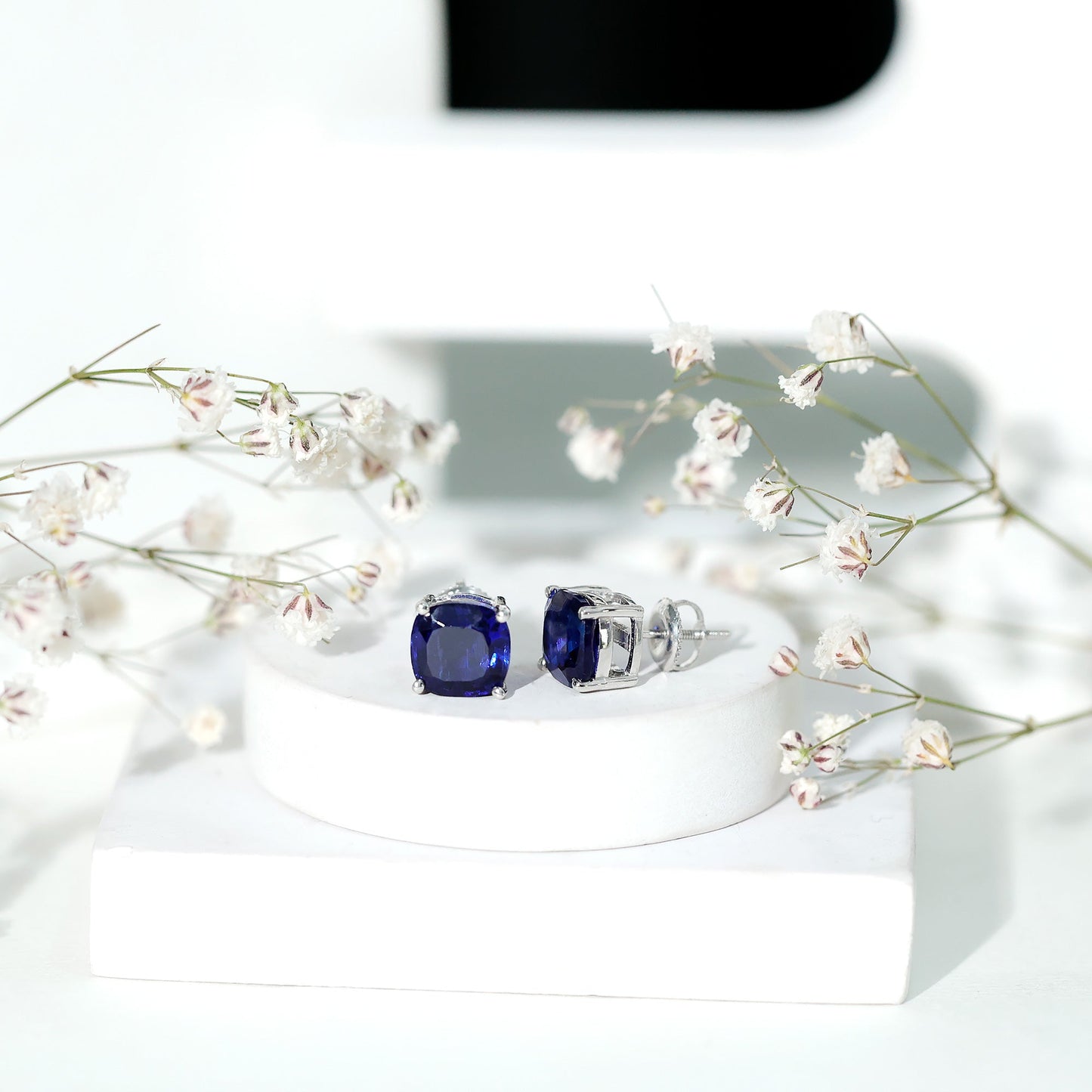 5.5 Carat Lab Grown Blue Sapphire Solitaire Stud Earring With Certificate