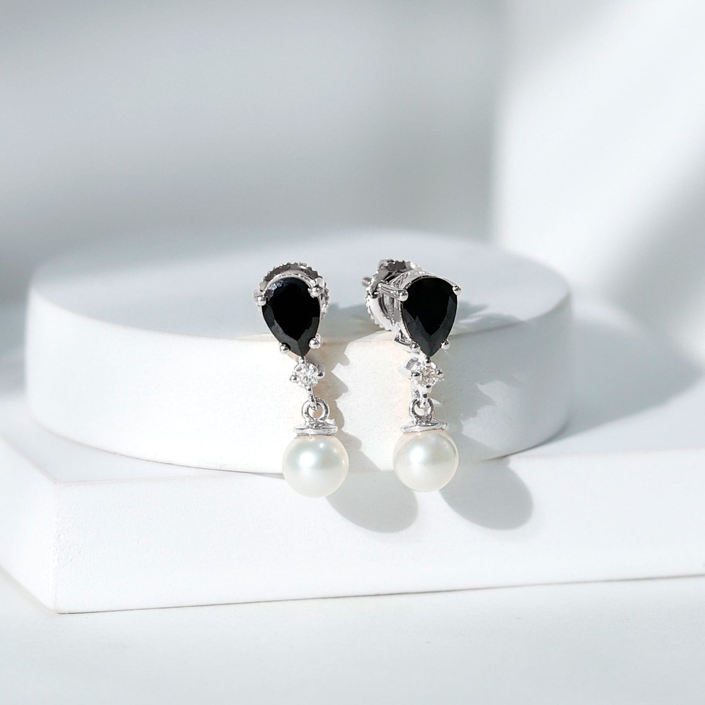6 Carat Freshwater Pearl Drop Earrings with Black Onyx