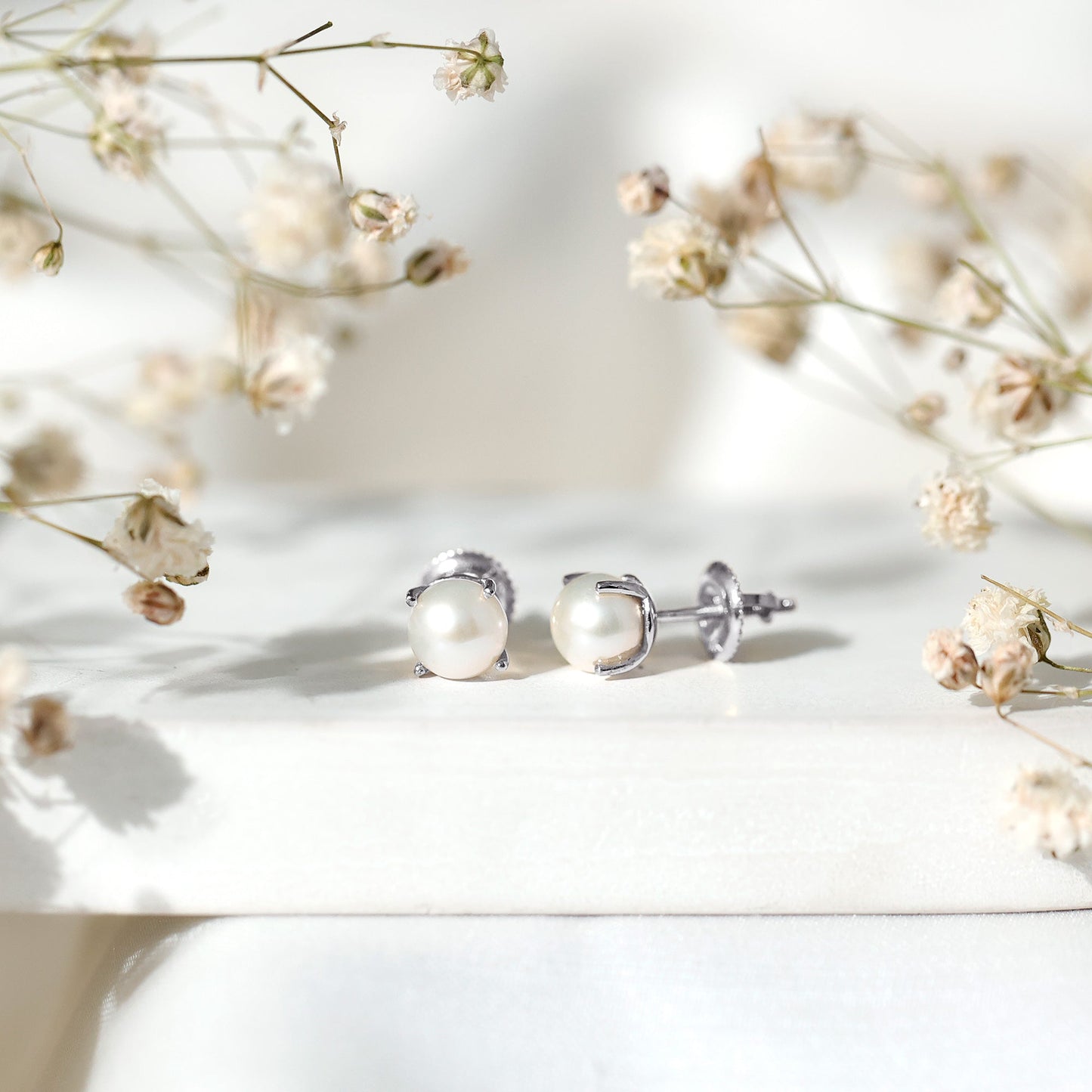 Natural 4.4 Carat Pearl Stud Earrings with Certificate