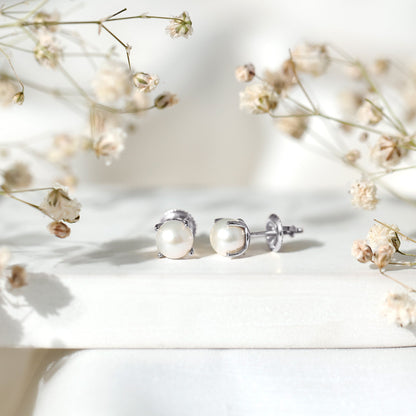 Natural 4.4 Carat Pearl Stud Earrings with Certificate