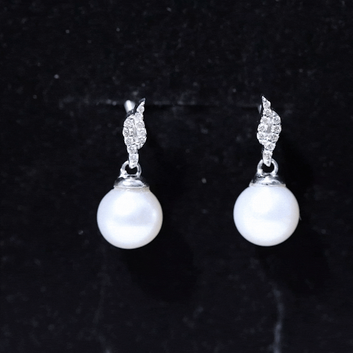 14.9 Carat Genuine Freshwater Pearl and Diamond Drop Earrings with Certificate
