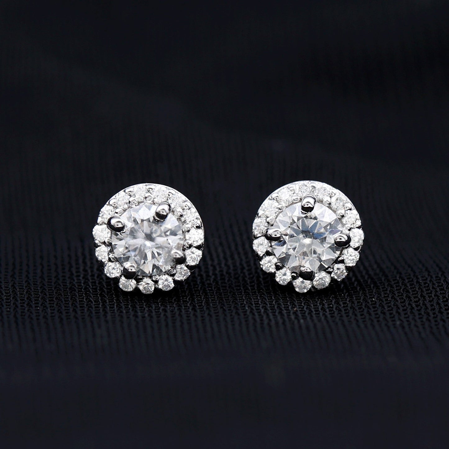 0.64 CTW Lab Grown Diamond Halo Stud Earrings (4mm, Screw Back)