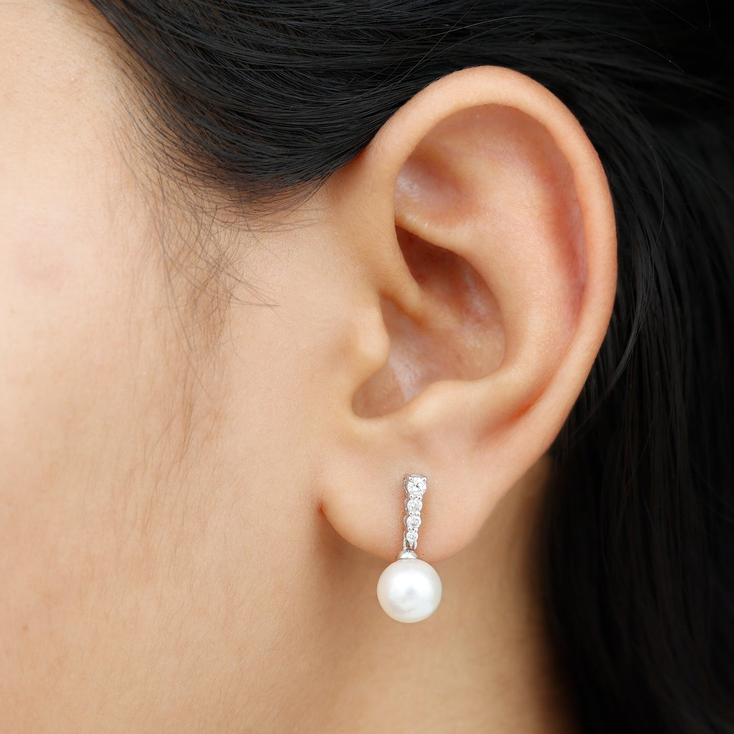 14.9 Carat Freshwater Pearl Drop Earrings with Diamond