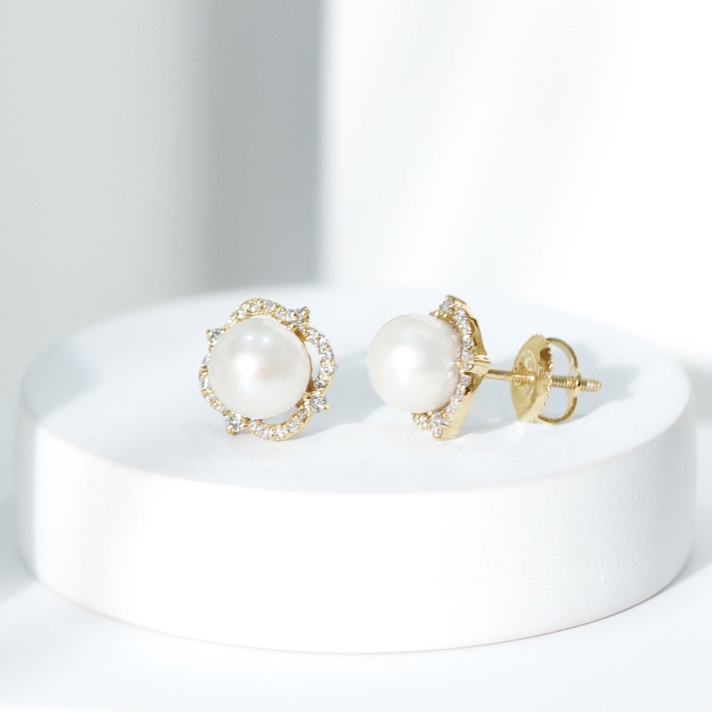 Cultured Pearl Stud Earrings With Diamond