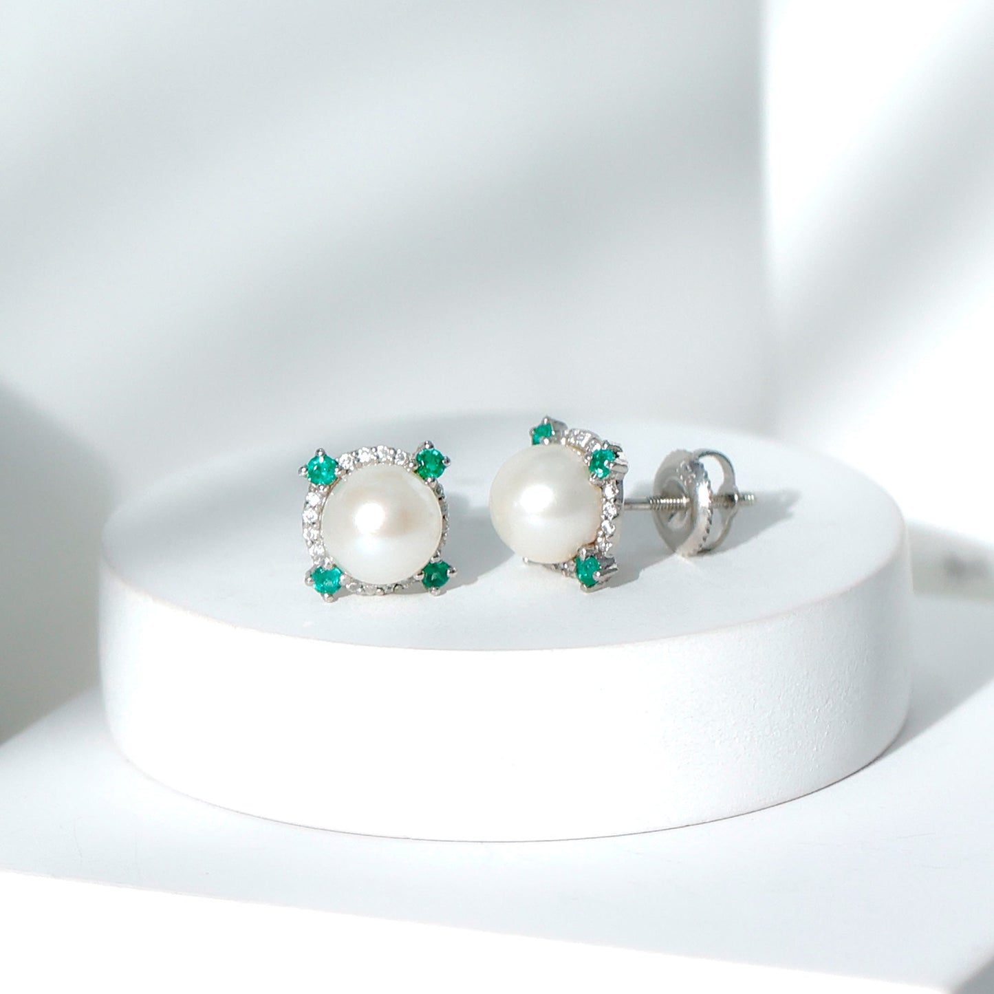 6 Carat Freshwater Pearl Bridal Stud Earrings with Emerald