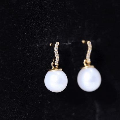 14 Carat Freshwater Pearl Drop Earrings with Diamond