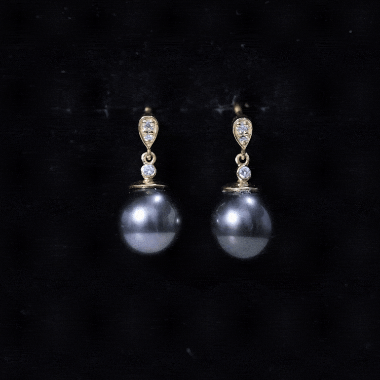 15 Carat Tahitian Pearl Drop Earrings with Diamond