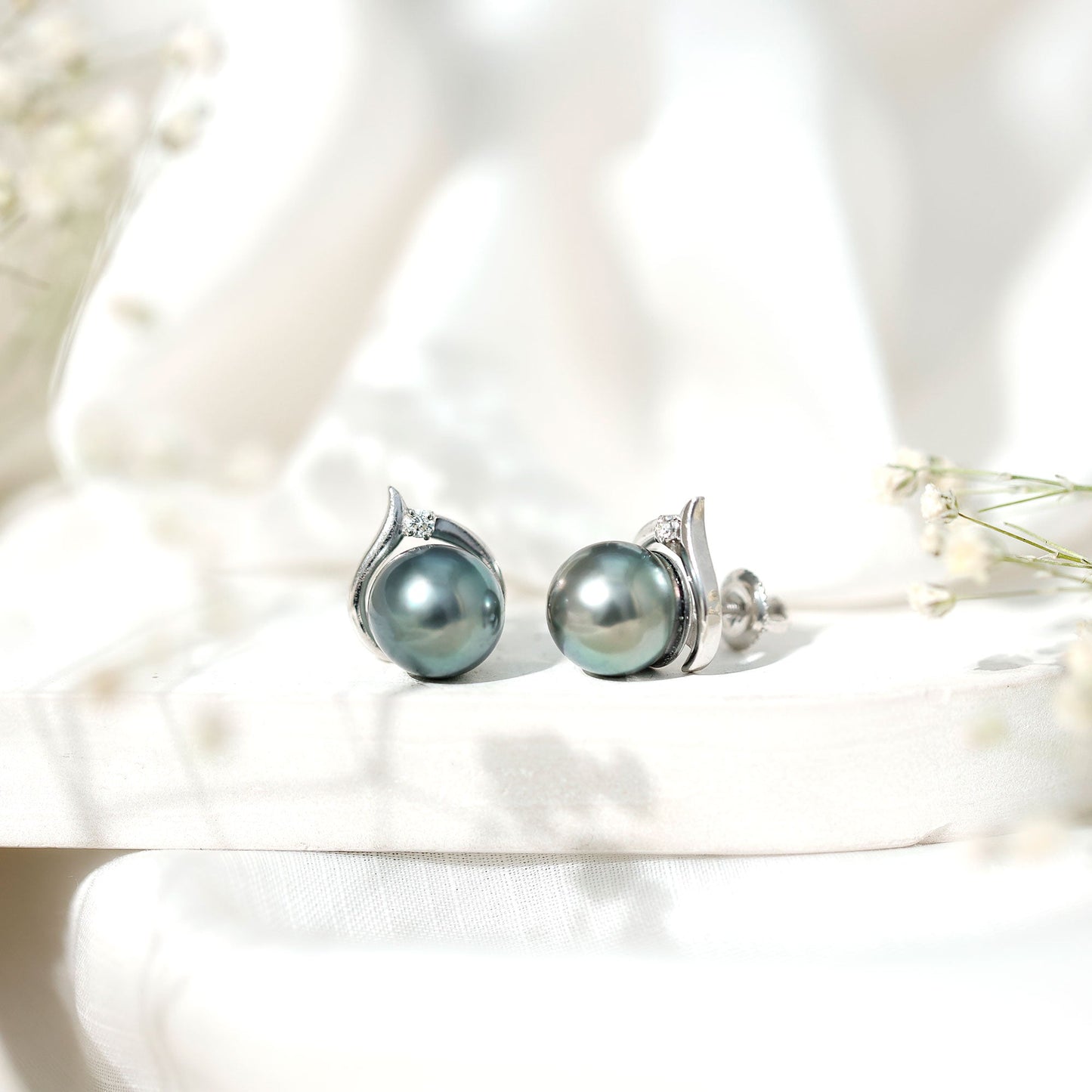Cultured 16 Carat Tahitian Pearl Bridal Stud Earrings with Diamond
