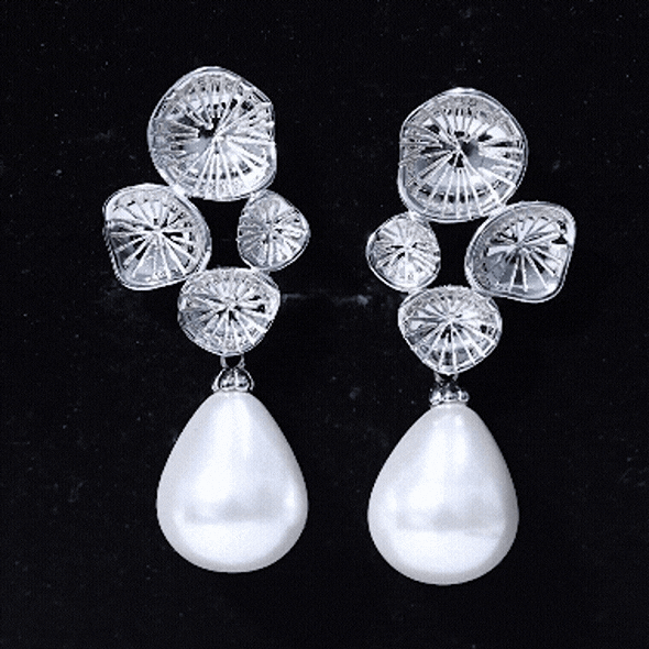 24 Carat Freshwater Cultured Pearl Dangling Earrings in Silver